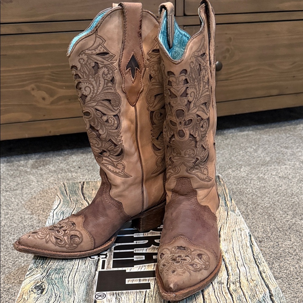 Stylish Tan and Brown Corral Embroidered Cowgirl Boots EUC